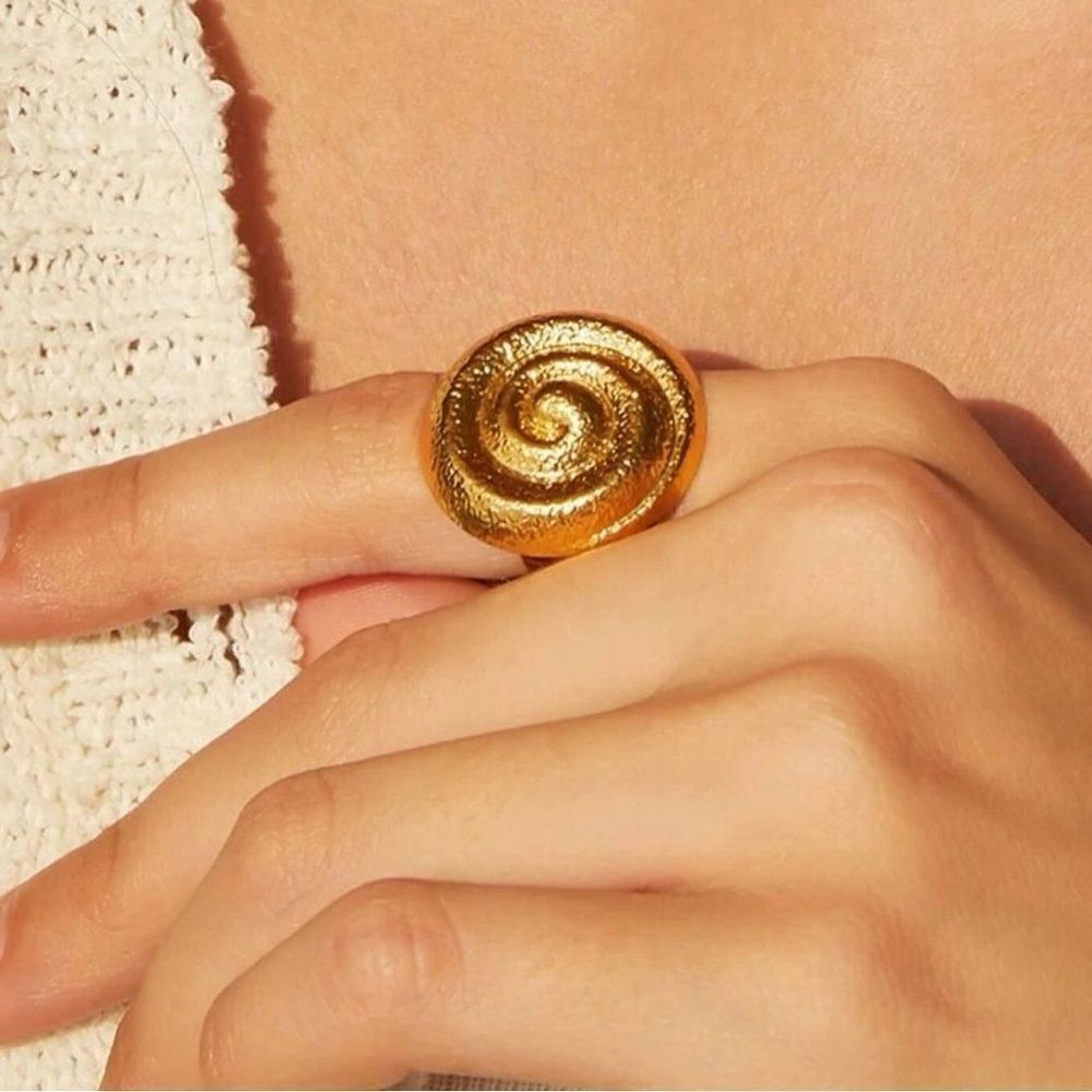 Swirl ring N856
